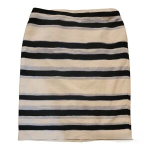 Ann Taylor - Blue/White Textured Pencil Skirt. Size 8